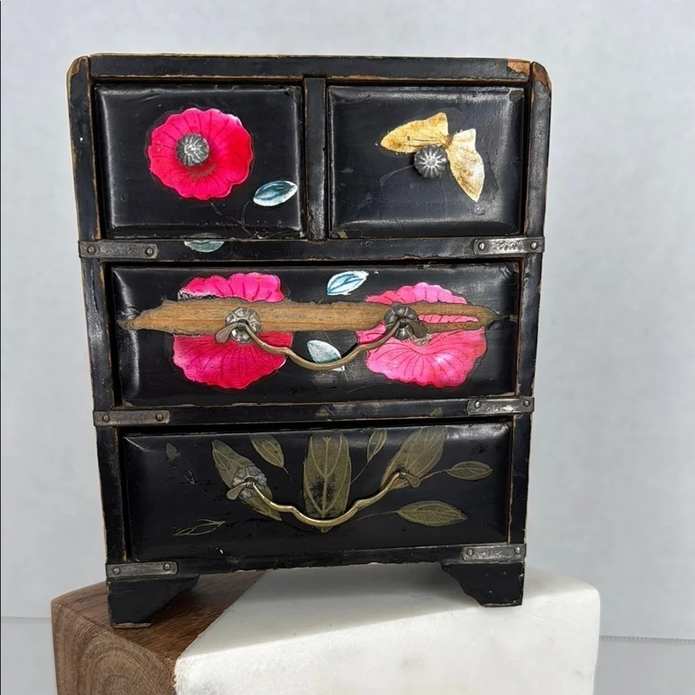 Vtg Japanese miniature hand painted black Wood 4 drawer chest Jewelry dollhouse